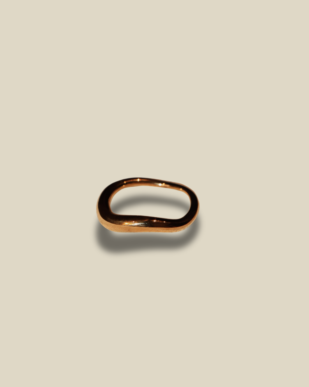 Curve gold ring