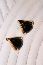 Black droplet studs
