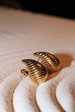 Textured drop earrings