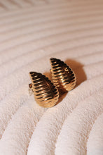 Textured drop earrings