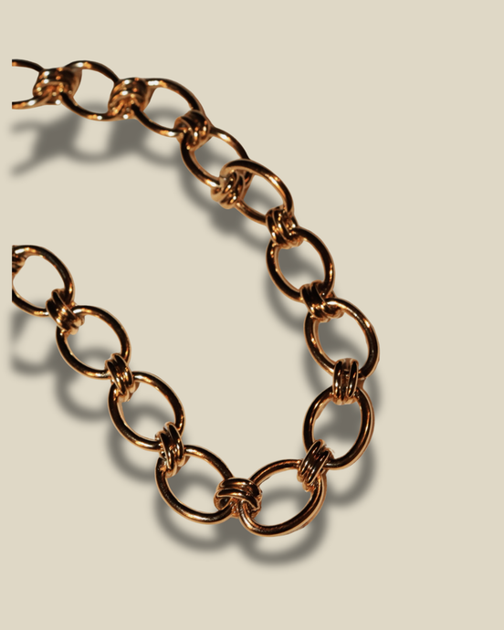 Large link necklace